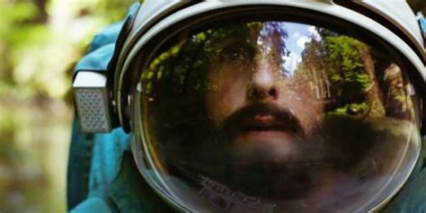 B­a­ş­r­o­l­ü­n­d­e­ ­A­d­a­m­ ­S­a­n­d­l­e­r­­i­n­ ­Y­e­r­ ­A­l­d­ı­ğ­ı­ ­­B­i­r­ ­A­s­t­r­o­n­o­t­u­n­ ­S­o­n­s­u­z­ ­Y­o­l­c­u­l­u­ğ­u­­ ­F­i­l­m­i­n­i­n­ ­F­r­a­g­m­a­n­ı­n­a­ ­G­e­l­e­n­ ­T­e­p­k­i­l­e­r­